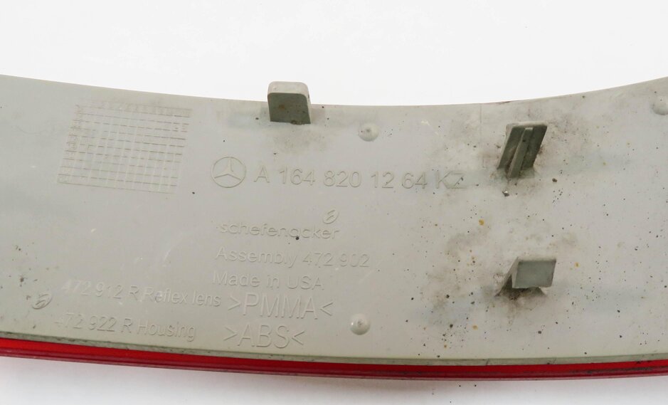 Thumbnail 7: 2007 MERCEDES GL450 (X164) RIGHT PASSENGER REAR BUMPER MARKER REFLECTOR