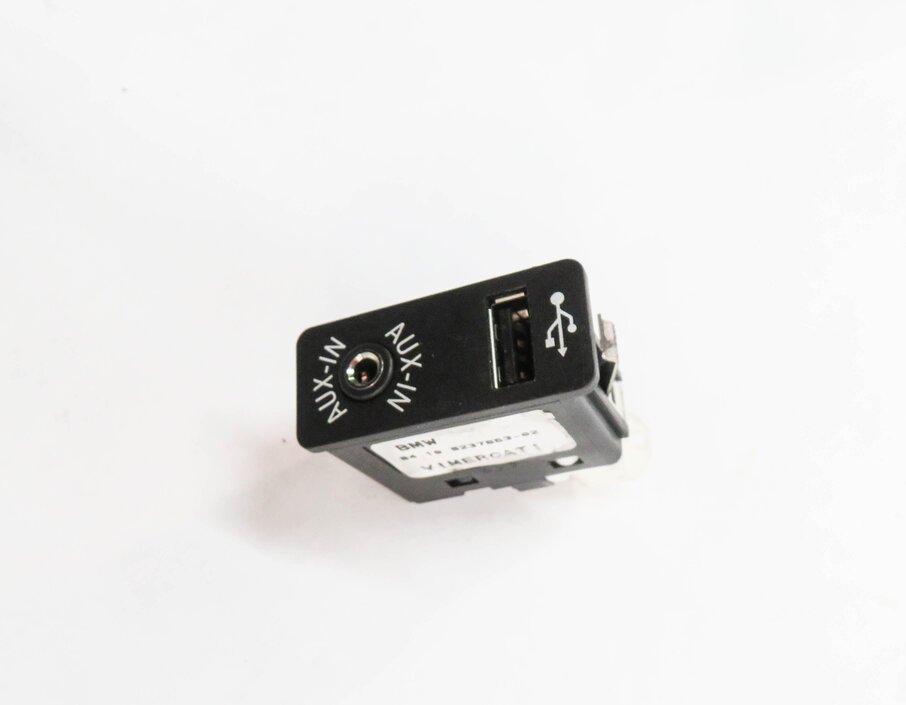 Thumbnail 4: 2017 BMW M6 ///M (F13) RADIO STEREO AUX AUXILIARY AUDIO IN INPUT JACK w/ USB