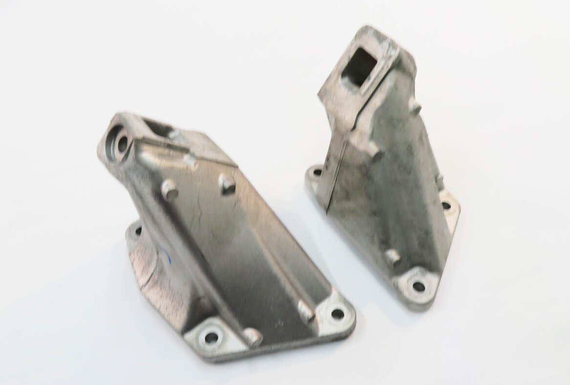 2017 BMW M6 ///M (F13) 4.4L S63B ENGINE - LEFT & RIGHT MOTOR MOUNT BRACKET SET