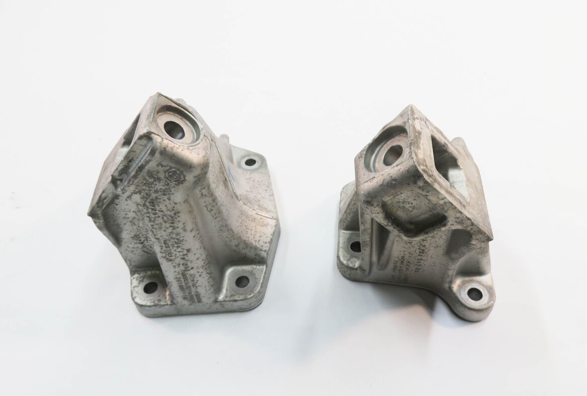 Thumbnail 5: 2017 BMW M6 ///M (F13) 4.4L S63B ENGINE - LEFT & RIGHT MOTOR MOUNT BRACKET SET