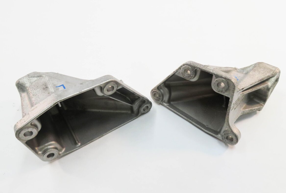 Thumbnail 6: 2017 BMW M6 ///M (F13) 4.4L S63B ENGINE - LEFT & RIGHT MOTOR MOUNT BRACKET SET