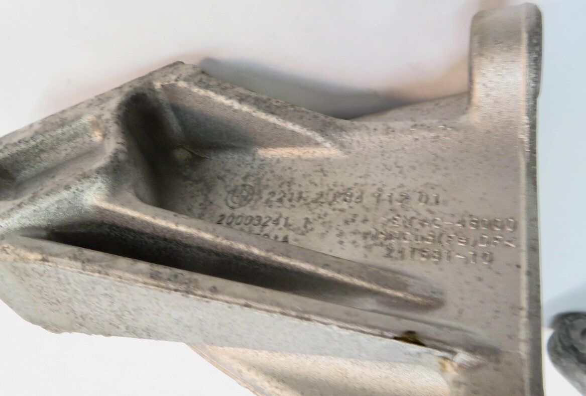Thumbnail 7: 2017 BMW M6 ///M (F13) 4.4L S63B ENGINE - LEFT & RIGHT MOTOR MOUNT BRACKET SET