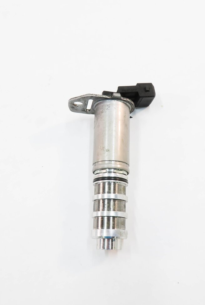 Thumbnail 5: 2017 BMW M6 ///M (F13) 4.4L S63B V8 ENGINE - VVT VANOS TIMING SOLENOID VALVE