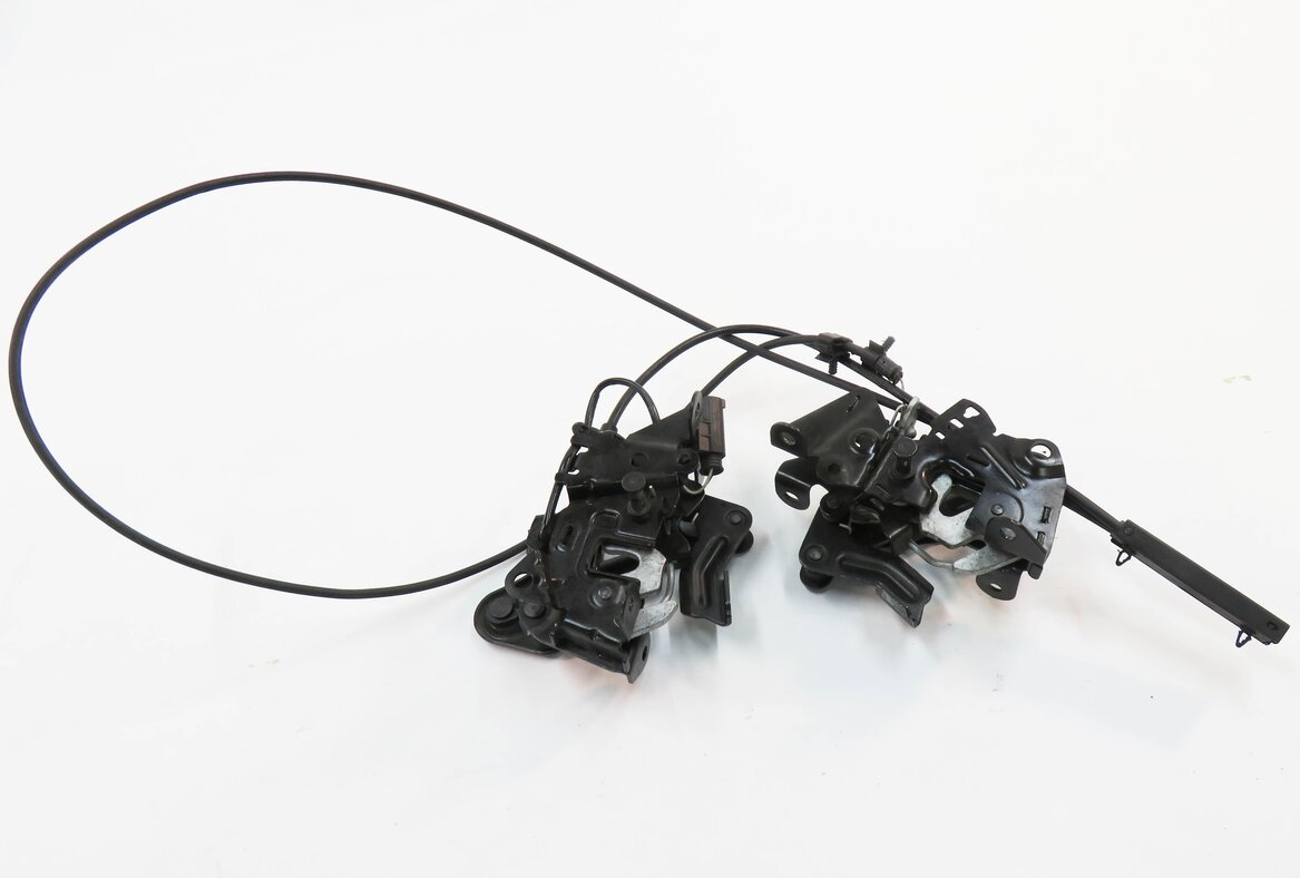Thumbnail 2: 2017 BMW M6 ///M (F13) FRONT LEFT & RIGHT LOWER HOOD LOCK LATCH STRIKER SET-2