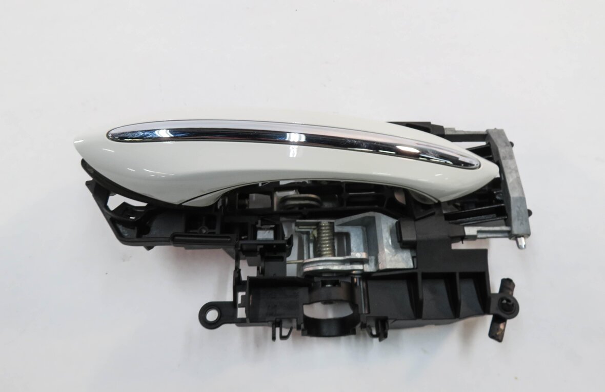 Thumbnail 2: 09-18 BMW 528i 535i 550i 740i 750i 760i RIGHT FRONT COMFORT DOOR HANDLE (WHITE)