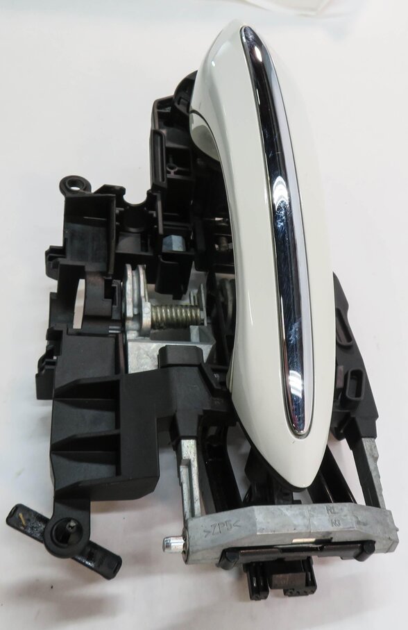 Thumbnail 4: 09-18 BMW 528i 535i 550i 740i 750i 760i RIGHT FRONT COMFORT DOOR HANDLE (WHITE)