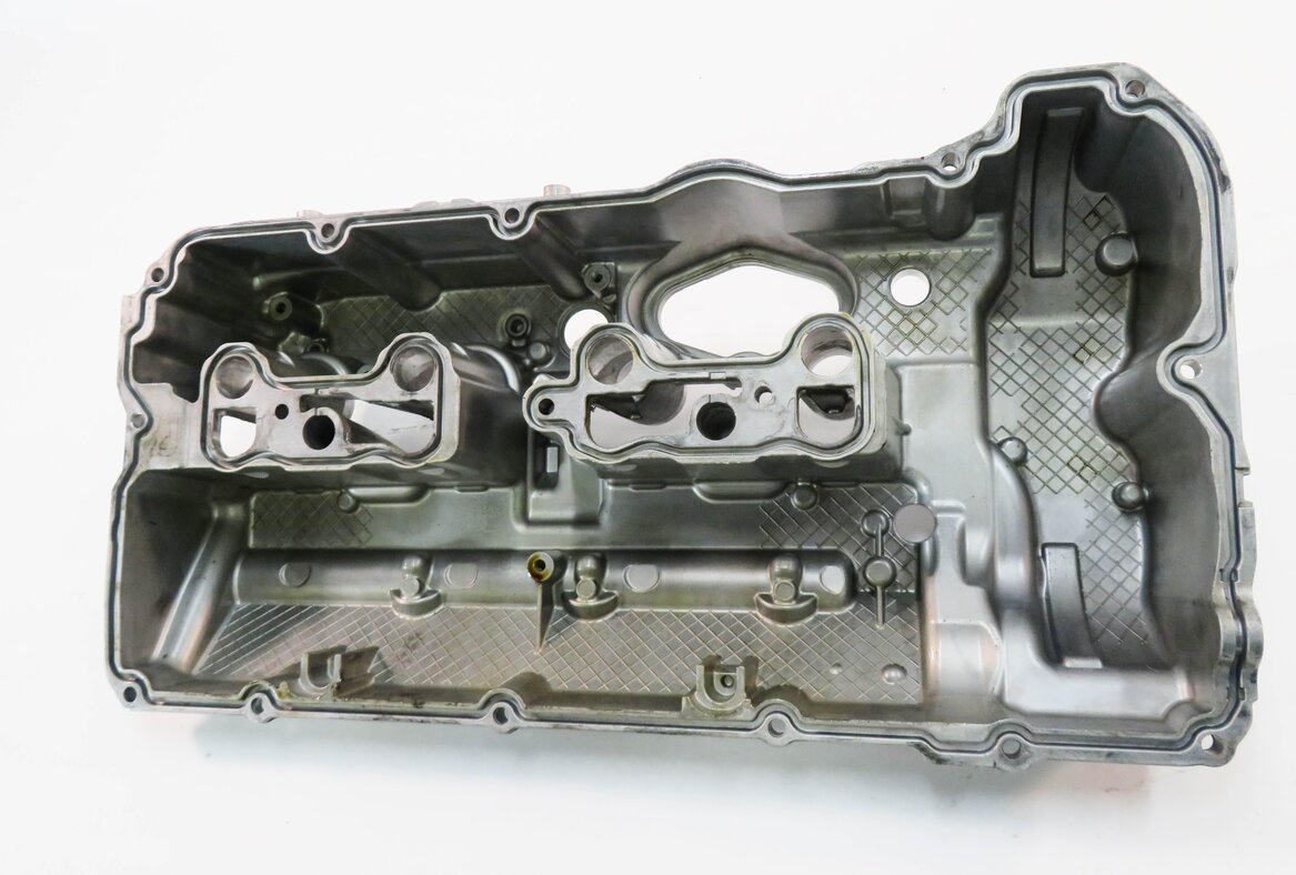 Thumbnail 7: 2016-2019 BMW M6 ///M (F06 F12 F13) 4.4L S63B V8 ENGINE - LEFT VALVE COVER