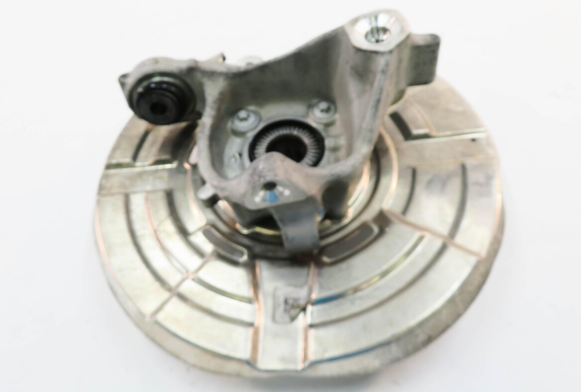 Thumbnail 4: 2012-2018 BMW M6 ///M (F12 F13) 2-DOOR LEFT DRIVER REAR SPINDLE KNUCKLE HUB