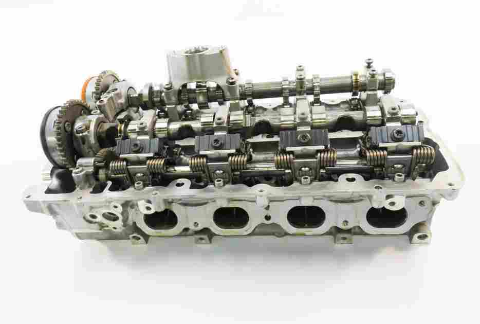Thumbnail 2: 2016-2019 BMW M6 ///M (F06 F12 F13) 4.4L S63B V8 ENGINE - LEFT CYLINDER HEAD