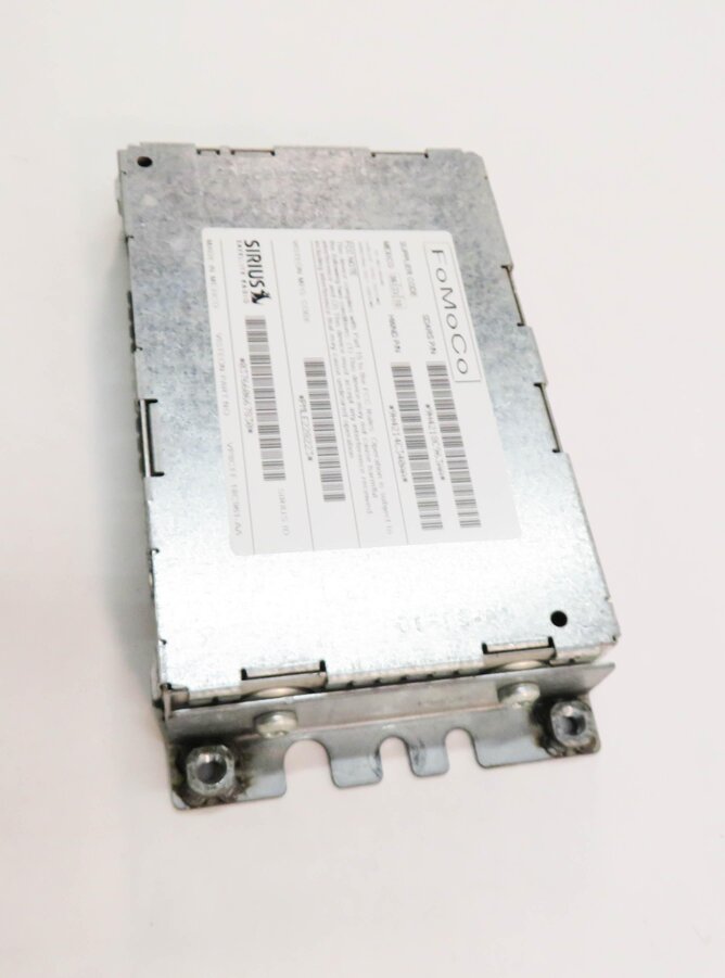 Thumbnail 4: 2011 LAND ROVER LR4 - SIRIUS SATELLITE RADIO CONTROL MODULE