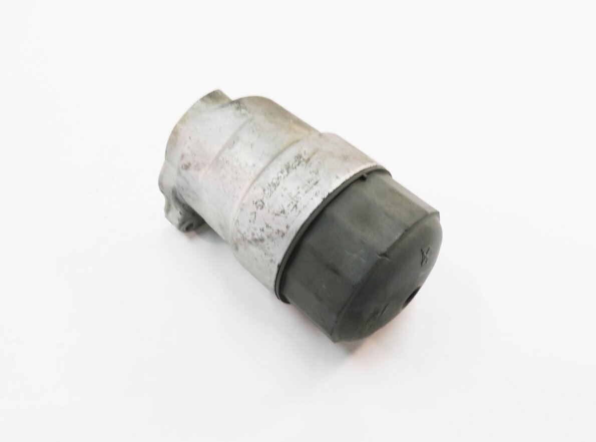 2011 LAND ROVER LR4 - 5.0L AJ133 V8 ENGINE OIL FILTER HOUSING w/ CAP