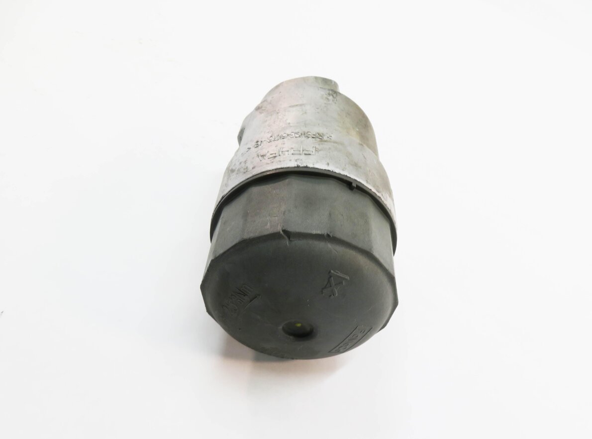 Thumbnail 3: 2011 LAND ROVER LR4 - 5.0L AJ133 V8 ENGINE OIL FILTER HOUSING w/ CAP