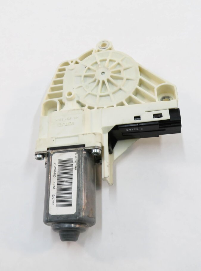 Thumbnail 2: 10-16 LAND ROVER LR4 / RANGE ROVER SPORT (L320) LEFT FRONT DRIVER WINDOW MOTOR