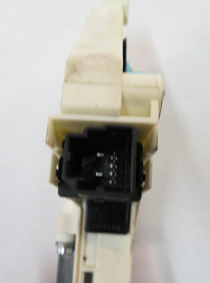 Thumbnail 6: 10-16 LAND ROVER LR4 / RANGE ROVER SPORT (L320) LEFT FRONT DRIVER WINDOW MOTOR