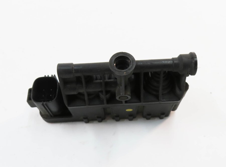 2011 LAND ROVER LR4 - AIR SUSPENSION VALVE BLOCK