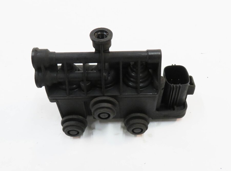 Thumbnail 2: 2011 LAND ROVER LR4 - AIR SUSPENSION VALVE BLOCK