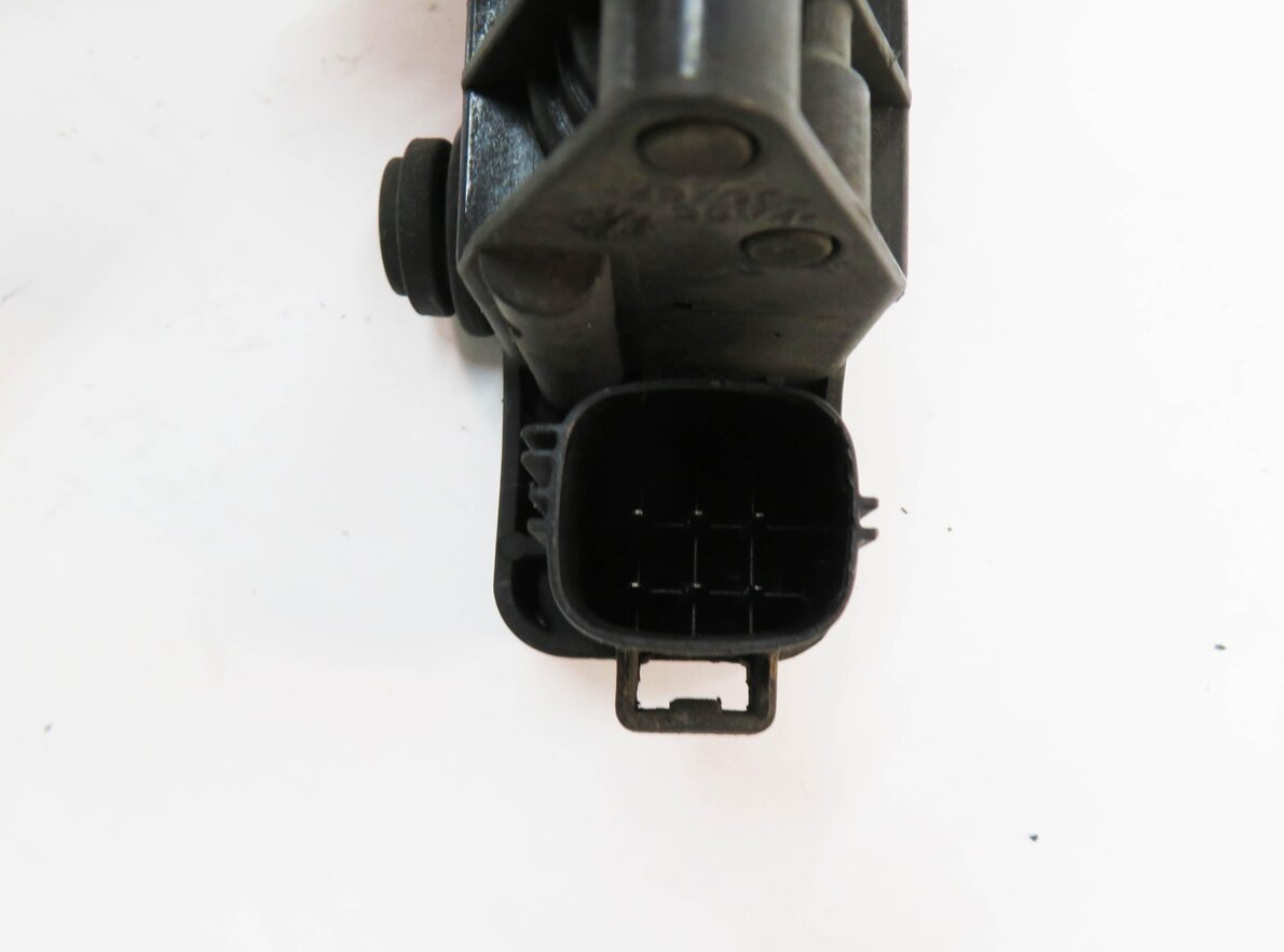 Thumbnail 4: 2011 LAND ROVER LR4 - AIR SUSPENSION VALVE BLOCK