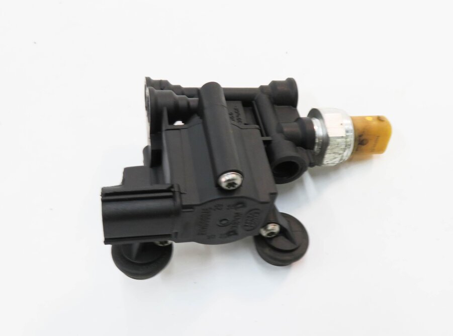 Thumbnail 2: 2011 LAND ROVER LR4 - AIR SUSPENSION VALVE BLOCK