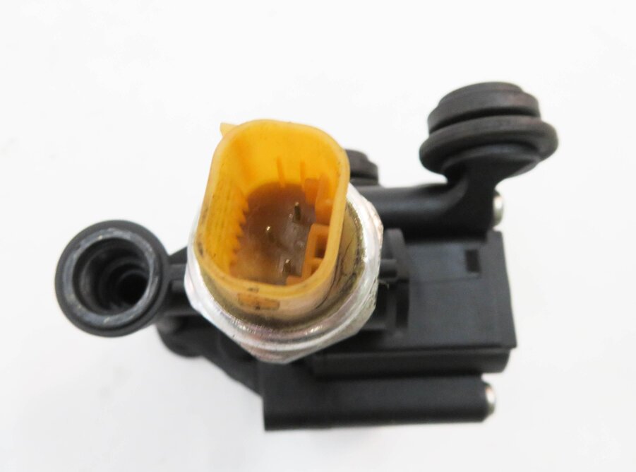Thumbnail 3: 2011 LAND ROVER LR4 - AIR SUSPENSION VALVE BLOCK