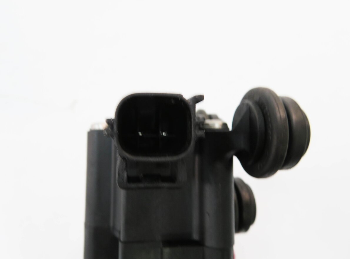 Thumbnail 4: 2011 LAND ROVER LR4 - AIR SUSPENSION VALVE BLOCK
