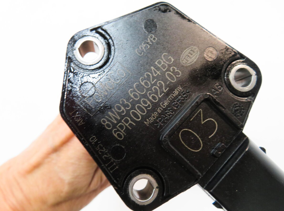 Thumbnail 7: 2011 LAND ROVER LR4 - 5.0L AJ133 V8 ENGINE OIL LEVEL SENSOR SENDER
