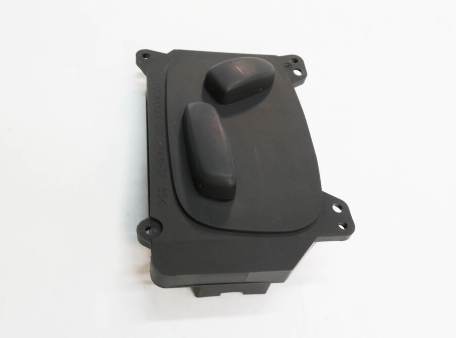 Thumbnail 3: 2011 LAND ROVER LR4 - RIGHT FRONT PASSENGER SEAT ADJUSTMENT SWITCH BUTTON