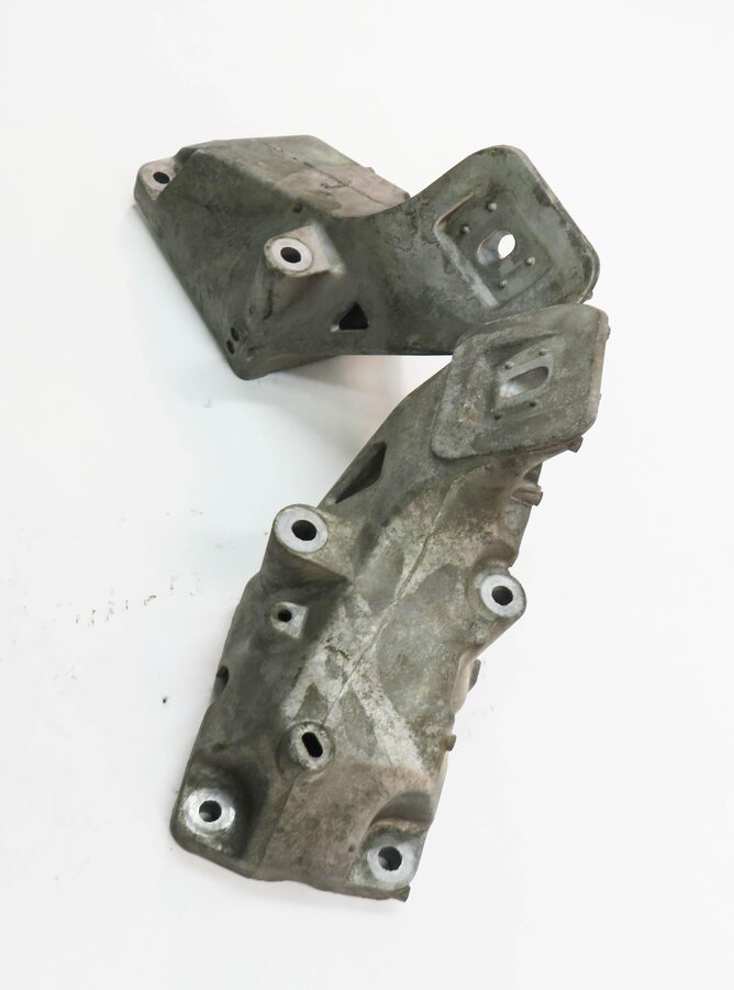 Thumbnail 4: 2011 LAND ROVER LR4 - 5.0L AJ133 V8 MOTOR LEFT & RIGHT ENGINE MOUNT BRACKET SET