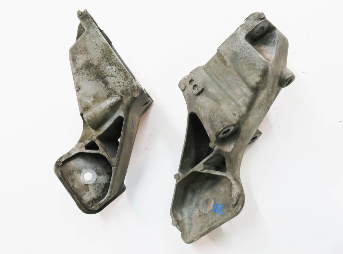 Thumbnail 5: 2011 LAND ROVER LR4 - 5.0L AJ133 V8 MOTOR LEFT & RIGHT ENGINE MOUNT BRACKET SET