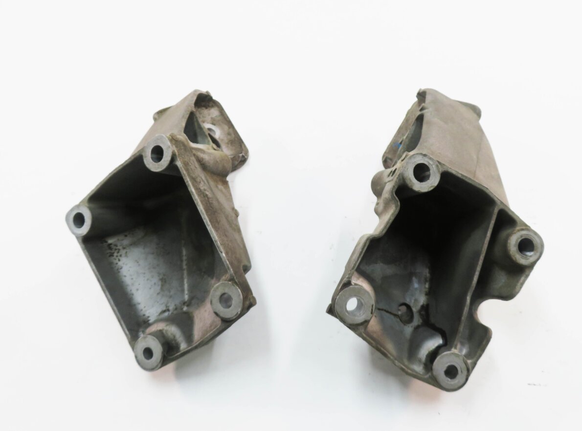 Thumbnail 6: 2011 LAND ROVER LR4 - 5.0L AJ133 V8 MOTOR LEFT & RIGHT ENGINE MOUNT BRACKET SET