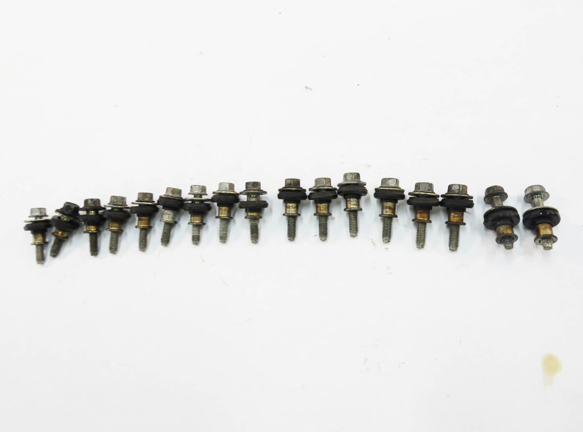 Thumbnail 8: 2010-2018 RANGE ROVER SPORT (L320 L322 L405 L494) 5.0L V8 - RIGHT VALVE COVER