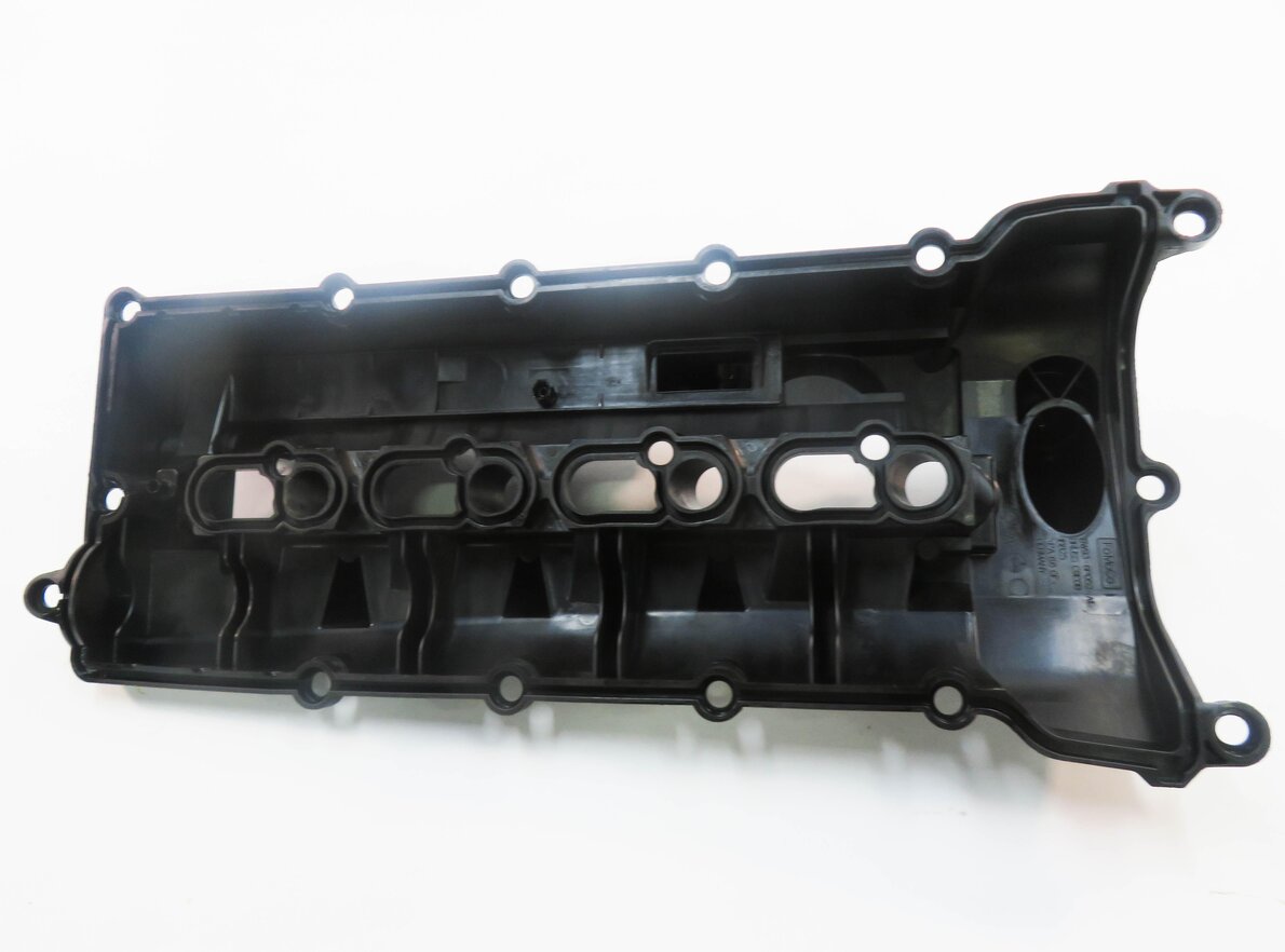 Thumbnail 6: 2010-2018 RANGE ROVER SPORT (L320 L322 L405 L494) 5.0L V8 - LEFT VALVE COVER