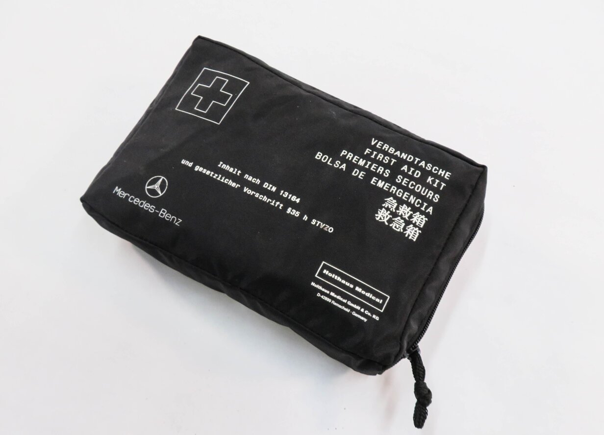 2013 MERCEDES GL450 (X166) EMERGENCY FIRST AID BANDAGE MEDICAL KIT