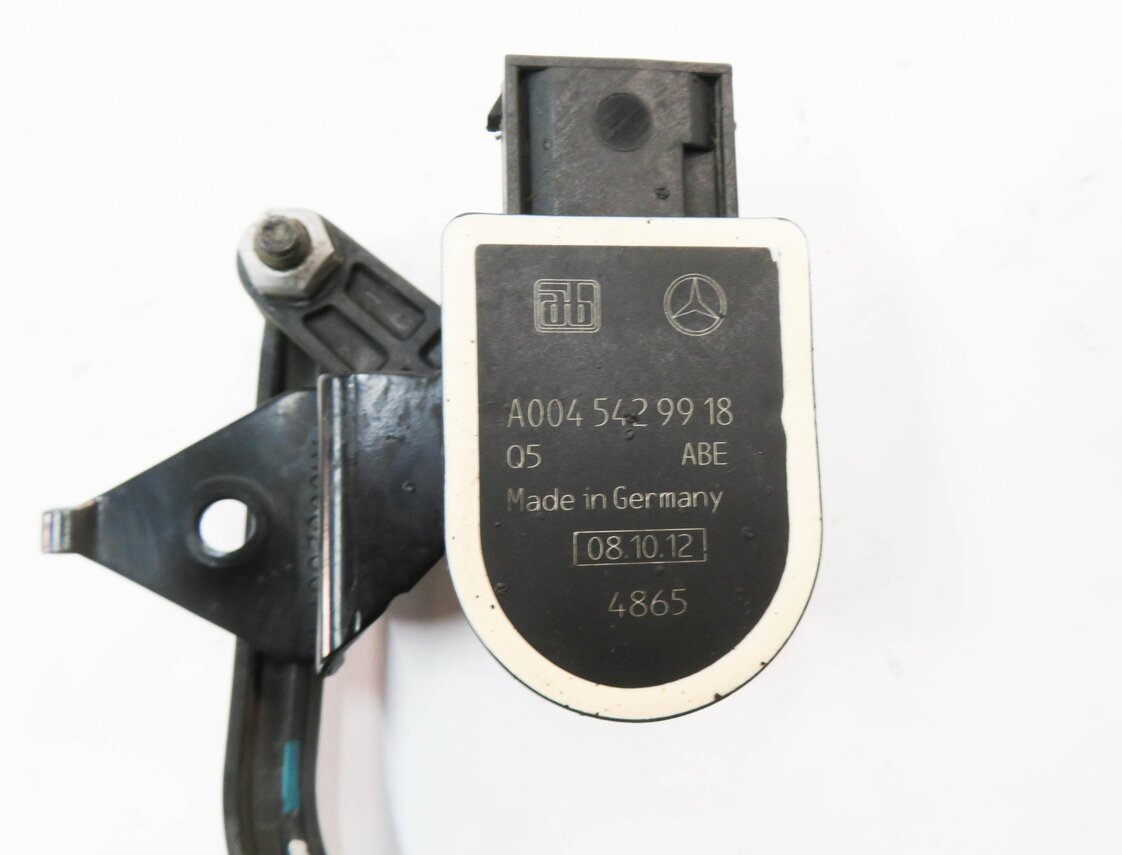 Thumbnail 7: 2013 MERCEDES GL450 (X166) RIGHT FRONT PASSENGER SUSPENSION HEIGHT LEVEL SENSOR