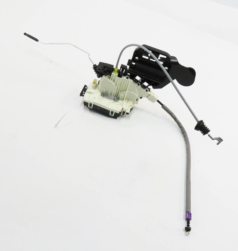 12-14 MERCEDES GL350 GL450 GL550 ML350 ML550 (W166 X166) RIGHT FRONT DOOR LATCH