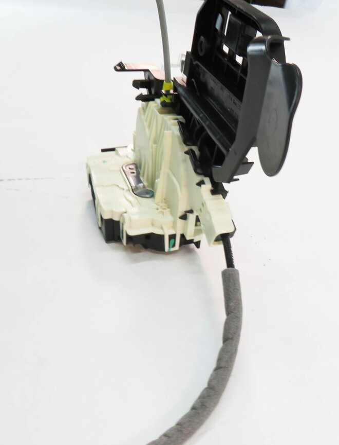 Thumbnail 3: 12-14 MERCEDES GL350 GL450 GL550 ML350 ML550 (W166 X166) RIGHT FRONT DOOR LATCH
