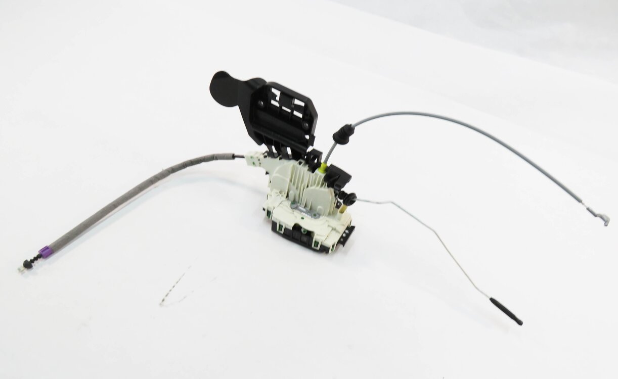 12-14 MERCEDES GL350 GL450 GL550 ML350 ML550 (W166 X166) LEFT FRONT DOOR LATCH