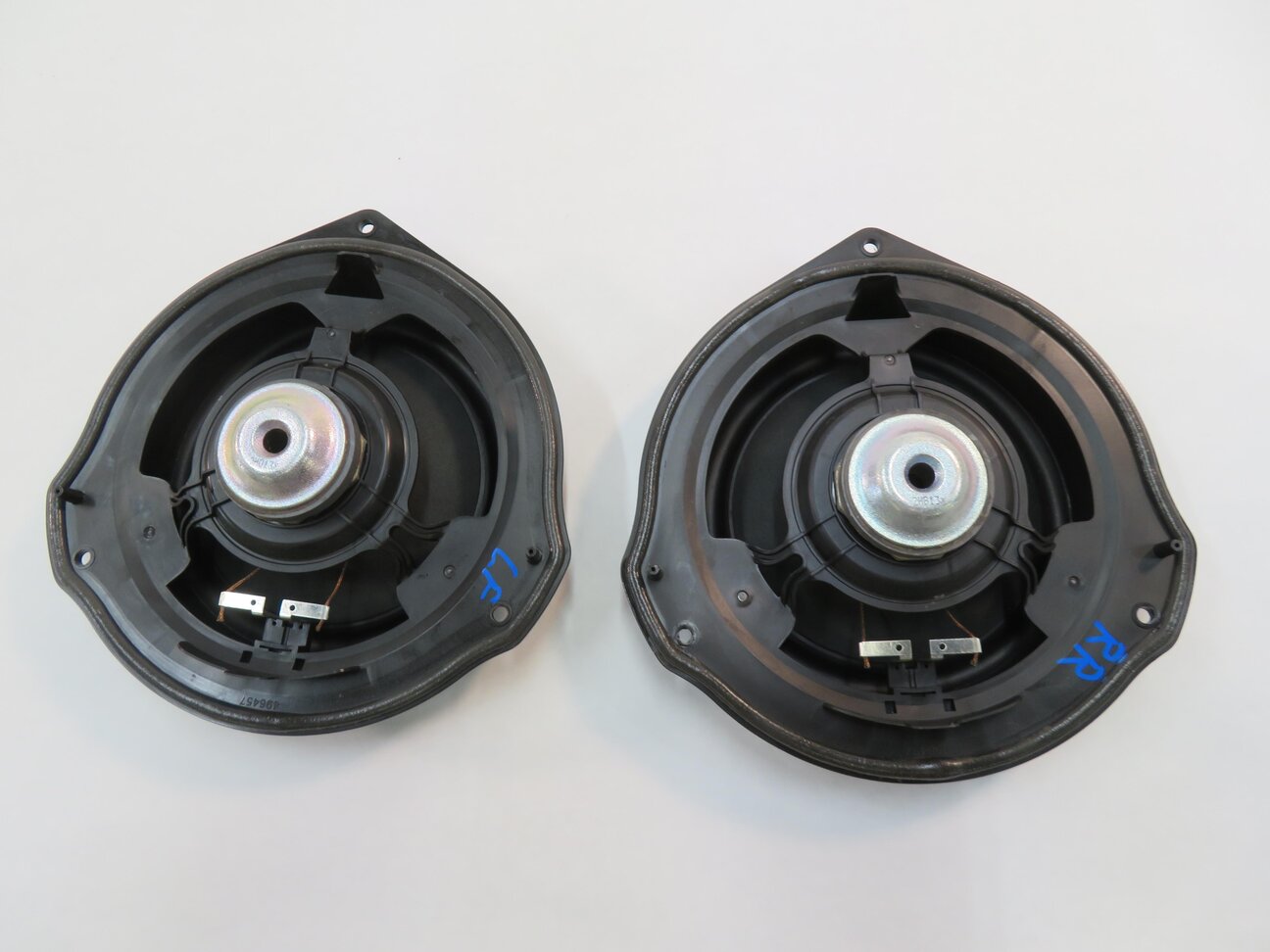 Thumbnail 10: 2013 MERCEDES GL450 (X166) RADIO STEREO AUDIO SUB SUBWOOFER SPEAKER SET-9