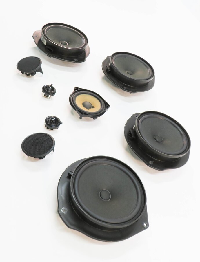 Thumbnail 4: 2013 MERCEDES GL450 (X166) RADIO STEREO AUDIO SUB SUBWOOFER SPEAKER SET-9