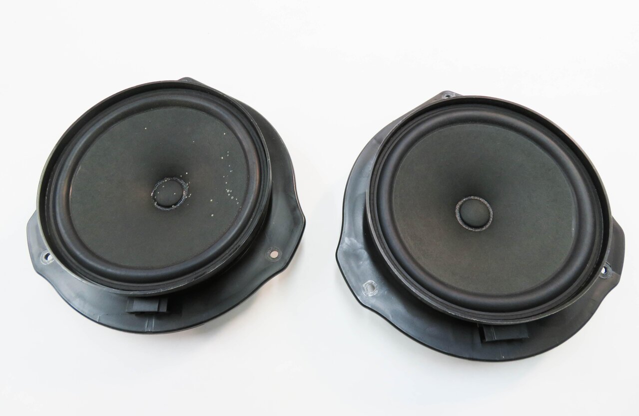 Thumbnail 5: 2013 MERCEDES GL450 (X166) RADIO STEREO AUDIO SUB SUBWOOFER SPEAKER SET-9