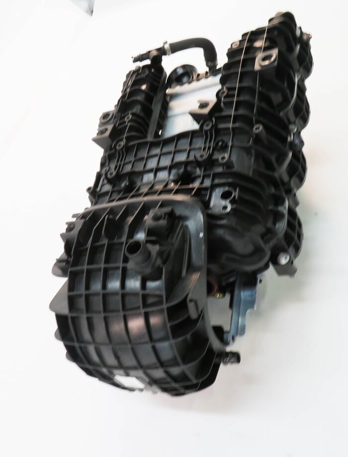 Thumbnail 3: 11-20 MERCEDES CL550 E550 GL450 GL550 GLS550 S550 SL550 - 4.6L INTAKE MANIFOLD