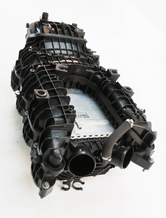 Thumbnail 4: 11-20 MERCEDES CL550 E550 GL450 GL550 GLS550 S550 SL550 - 4.6L INTAKE MANIFOLD