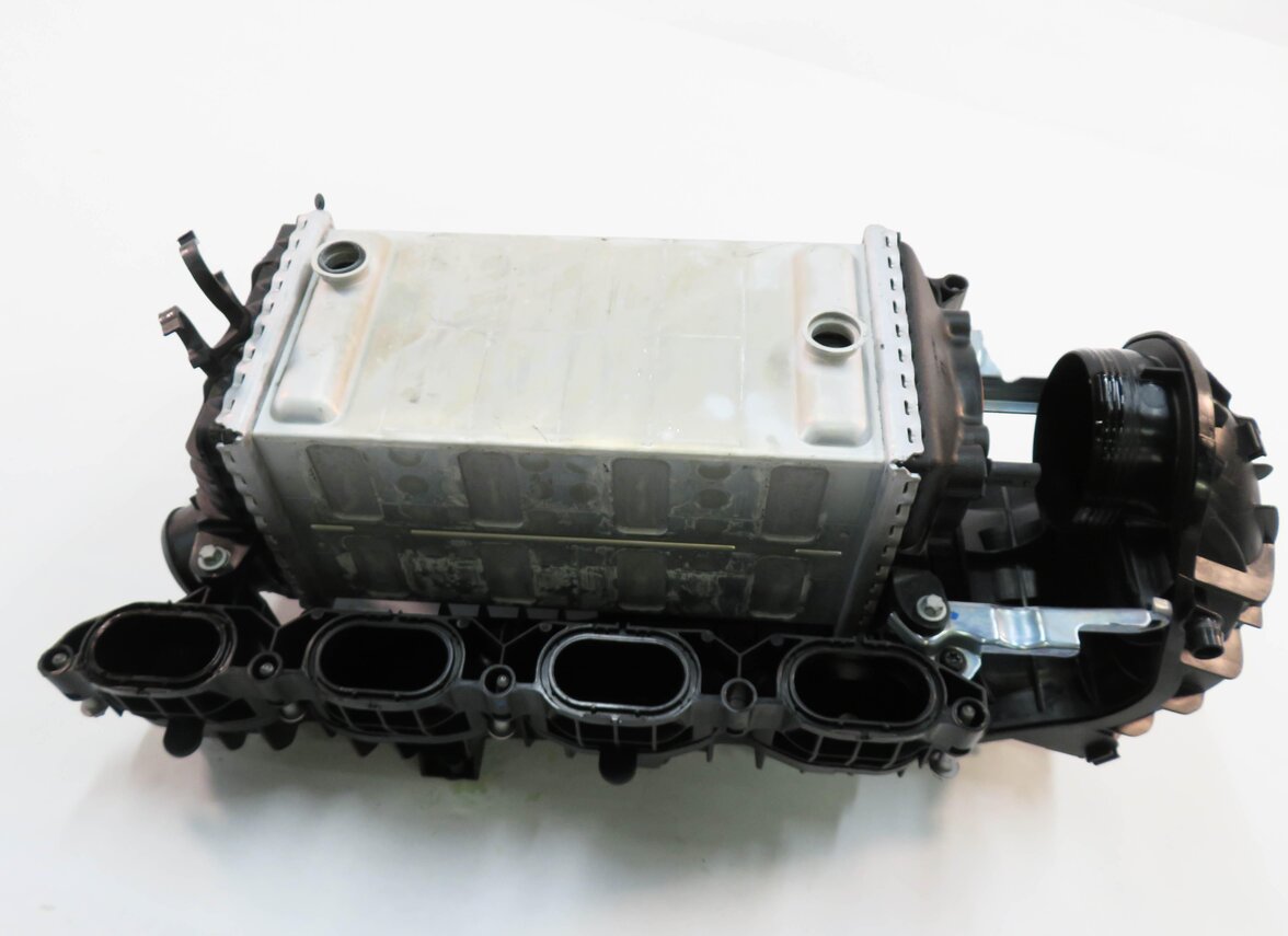 Thumbnail 6: 11-20 MERCEDES CL550 E550 GL450 GL550 GLS550 S550 SL550 - 4.6L INTAKE MANIFOLD