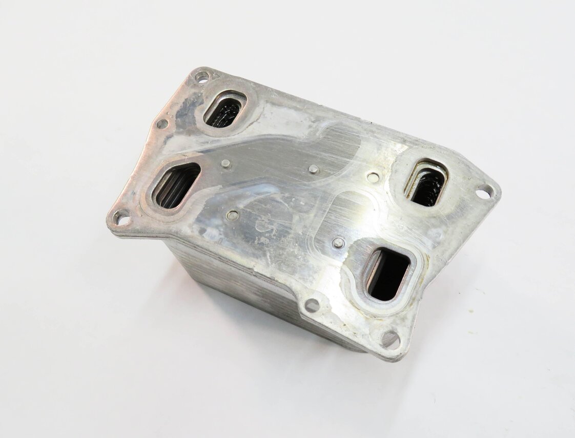 2011-2020 MERCEDES CL550 E550 GL450 GL550 ML550 S550 SL550 - ENGINE OIL COOLER