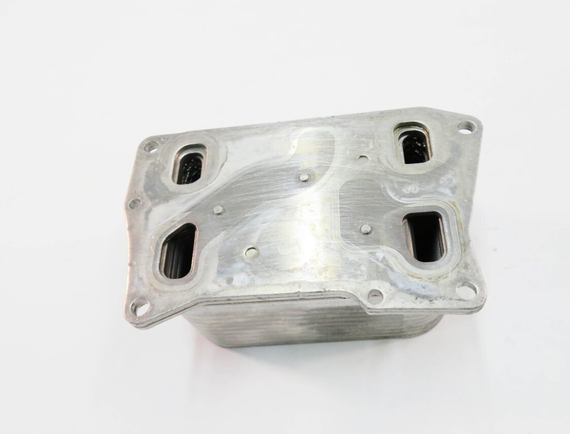 Thumbnail 2: 2011-2020 MERCEDES CL550 E550 GL450 GL550 ML550 S550 SL550 - ENGINE OIL COOLER