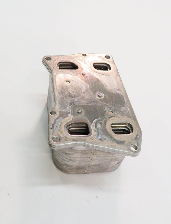 Thumbnail 3: 2011-2020 MERCEDES CL550 E550 GL450 GL550 ML550 S550 SL550 - ENGINE OIL COOLER