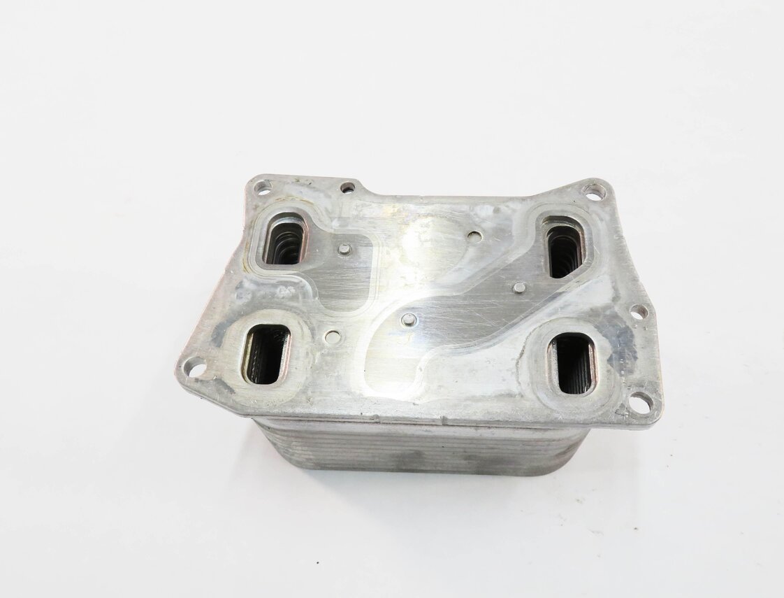 Thumbnail 5: 2011-2020 MERCEDES CL550 E550 GL450 GL550 ML550 S550 SL550 - ENGINE OIL COOLER
