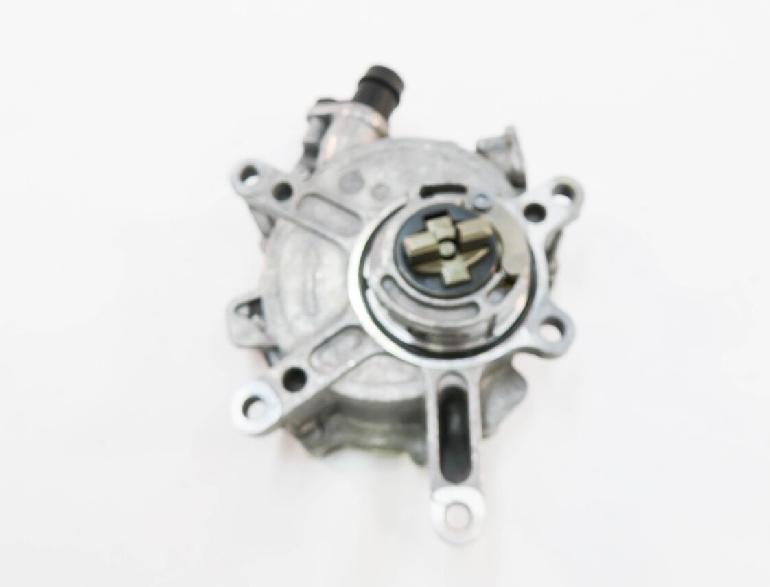 Thumbnail 2: 11-20 MERCEDES CL550 GL450 GL550 ML350 ML550 S400 S550 S600 SL550 - VACUUM PUMP