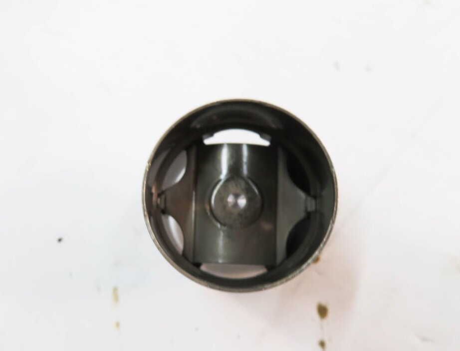 Thumbnail 8: 2011-2020 MERCEDES E500 E550 S600 SL450 SL550 GL550 - LEFT MECHANICAL FUEL PUMP