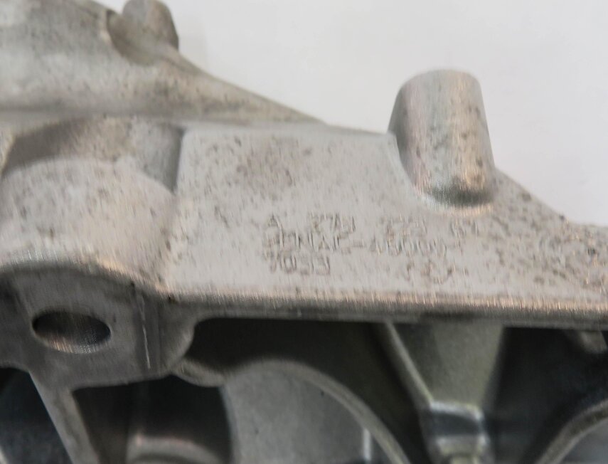 Thumbnail 8: 2013 MERCEDES GL450 (X166) 4.6L M278 ENGINE - LEFT MOTOR MOUNT BRACKET SET-2