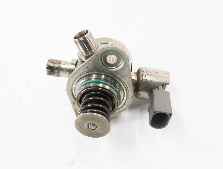 Thumbnail 3: 2011-2020 MERCEDES E500 E550 S600 SL450 SL550 GL550 - LEFT MECHANICAL FUEL PUMP
